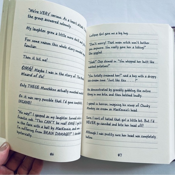 Lot of 4 Girls' Books: Dork Diaries by Rachel Renee Russell - Picture 11 of 13